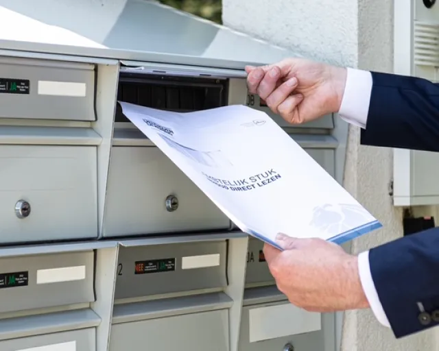 Velthoven De Koning Brief in Brievenbus