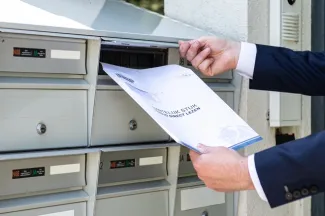 Velthoven De Koning Brief in Brievenbus